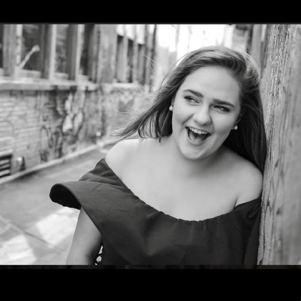 Meet your Posher, Caitlin